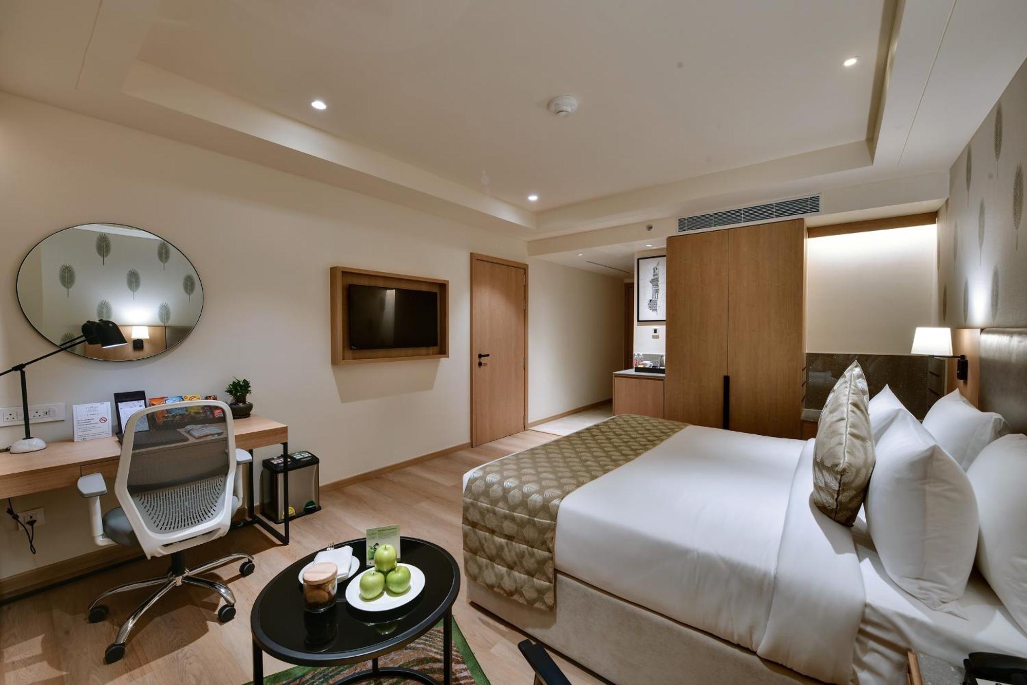 The Fern Residency, Gandhinagar Hotel Bagian luar foto